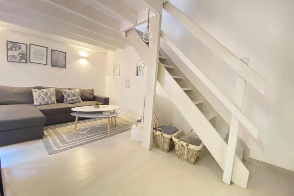 Ferienwohnung Au Coeur De La Cite Medievale Laon Exterior foto