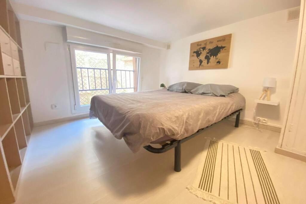 Ferienwohnung Au Coeur De La Cite Medievale Laon Exterior foto
