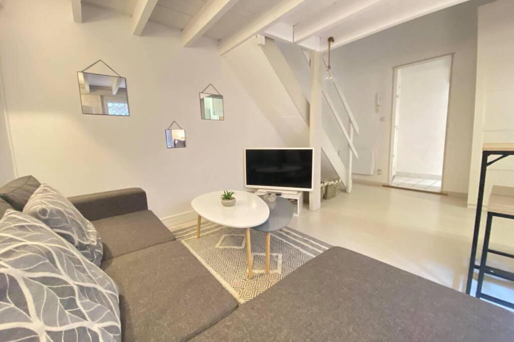 Ferienwohnung Au Coeur De La Cite Medievale Laon Exterior foto